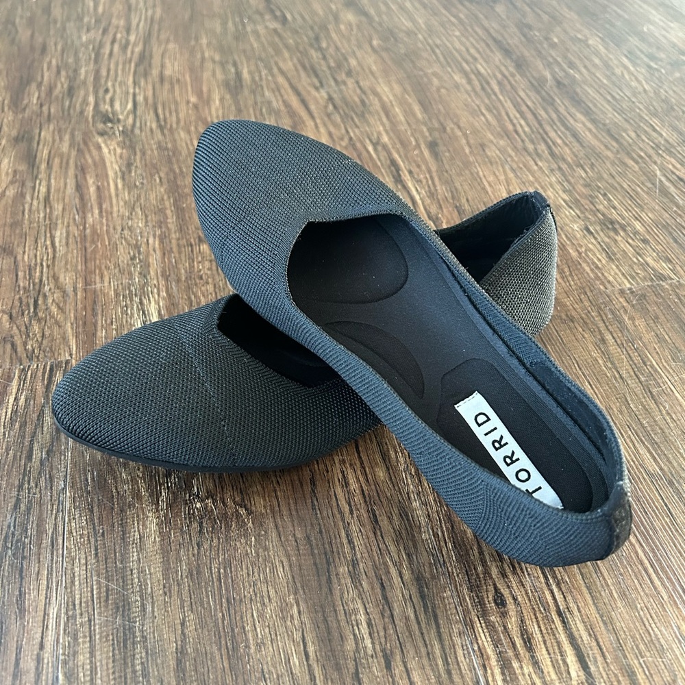 Stretch Knit Pointed Toe Flats
